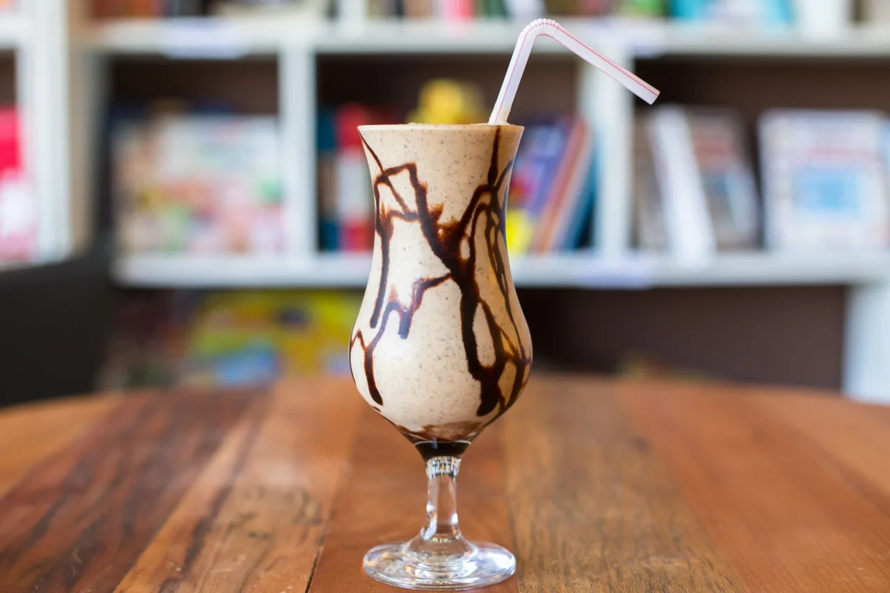 High-protein chocolate espresso shake