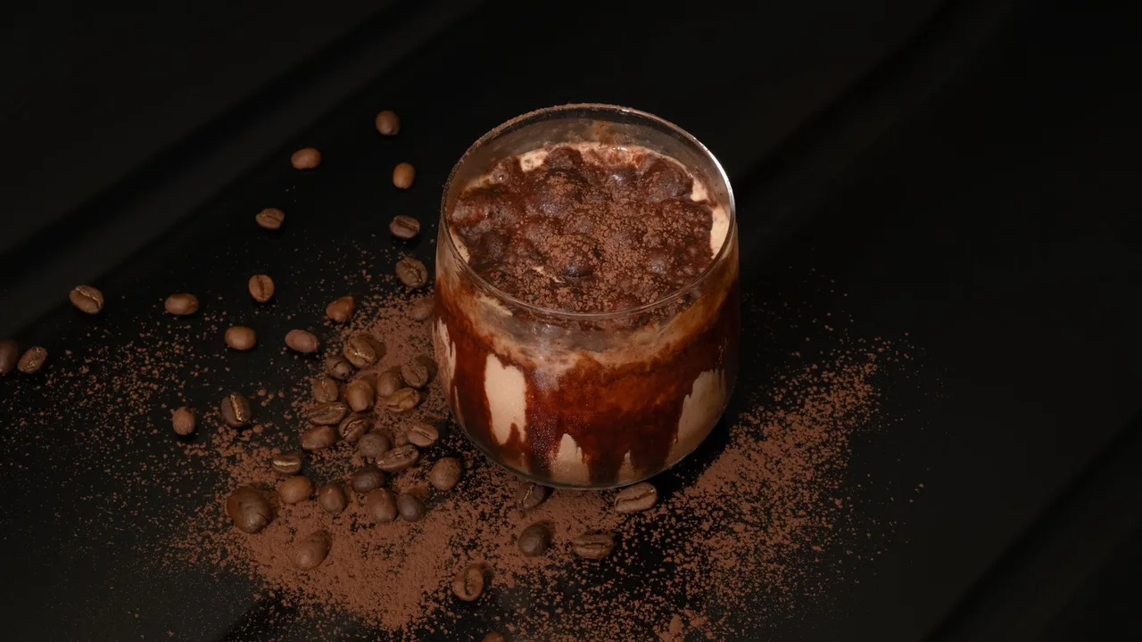 High-protein espresso protein shake