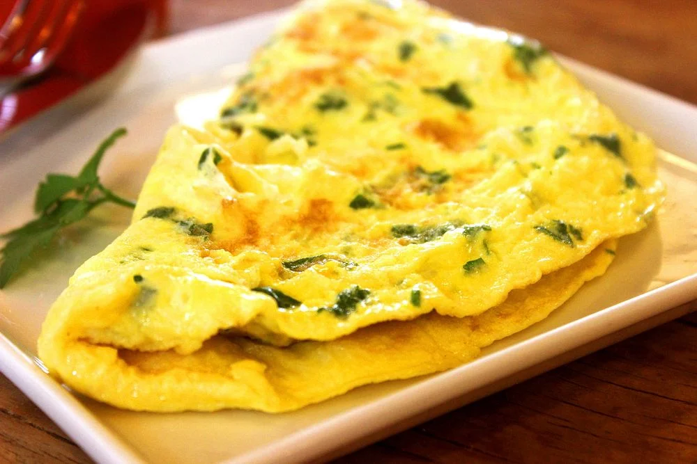 Omelet with spinach and cheese