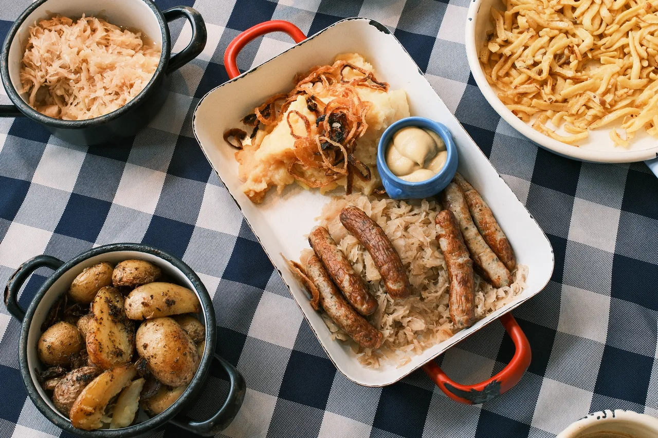 Braised Cabbage with Sausages