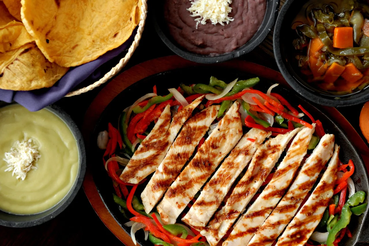 Gluten-free chicken fajita bowl