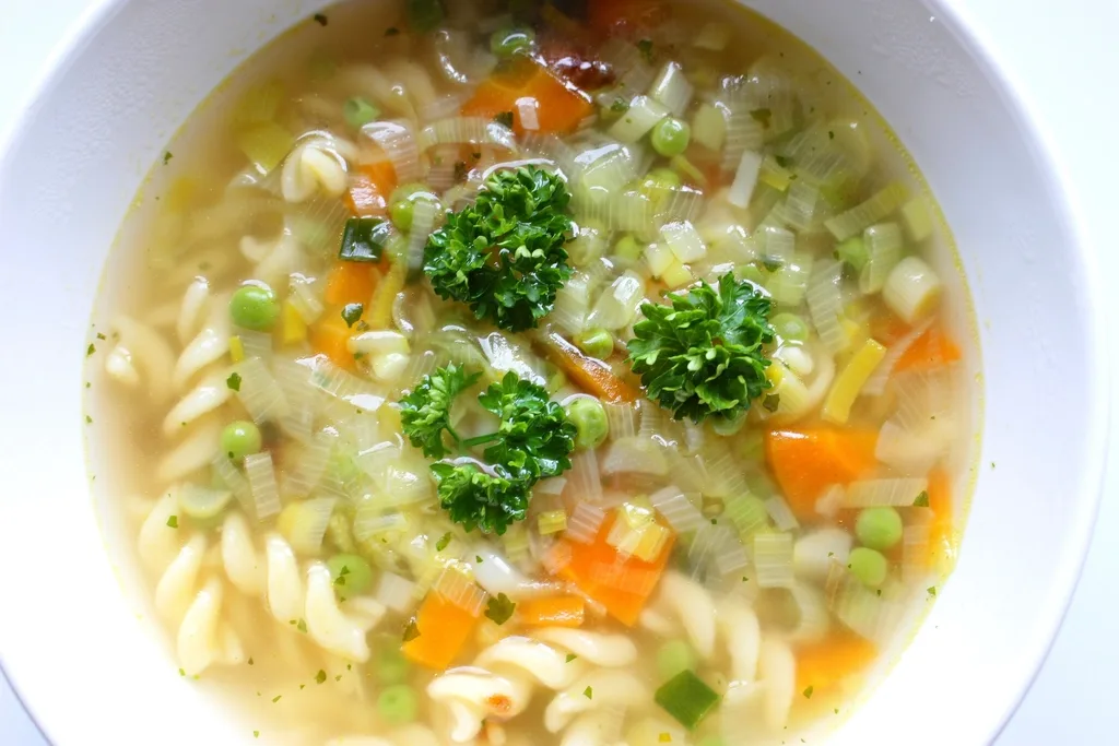 Low-calorie vegetable soup